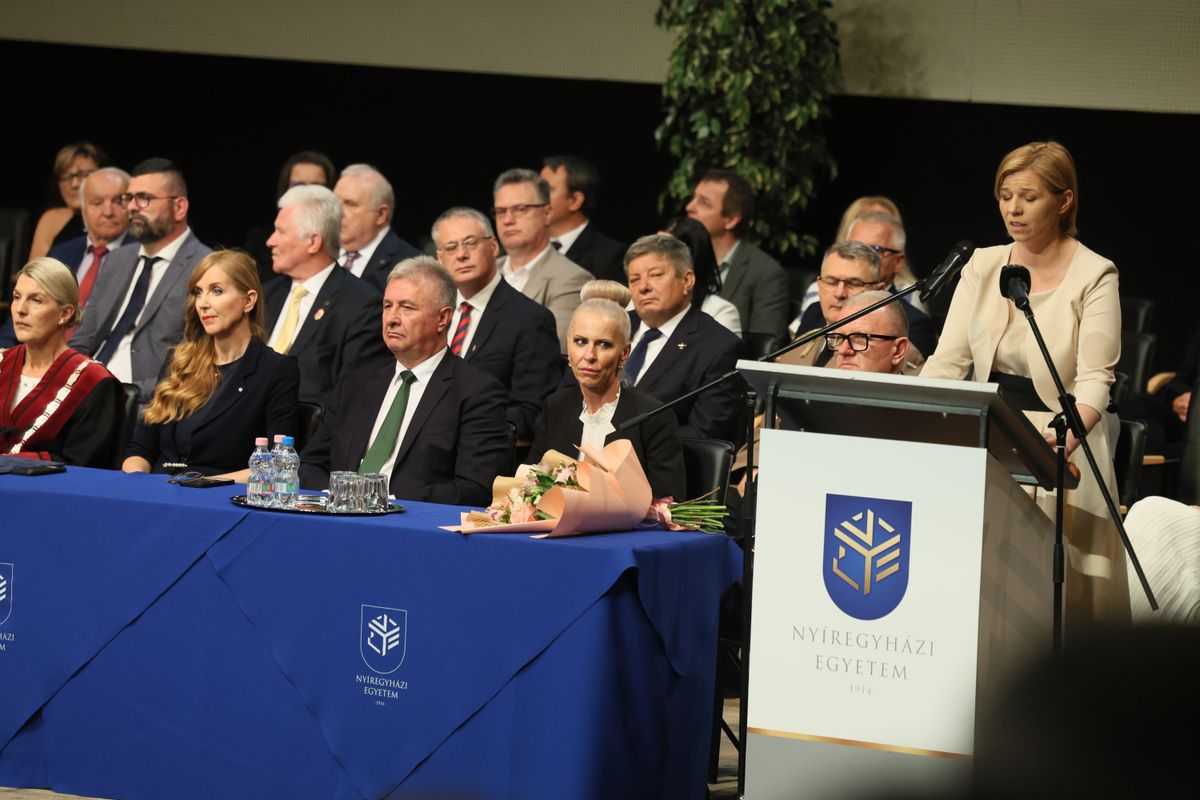Nyíregyházi Egyetem, oklevélátadó ünnepség, diplomaosztó, megújulás, végzős hallgatók