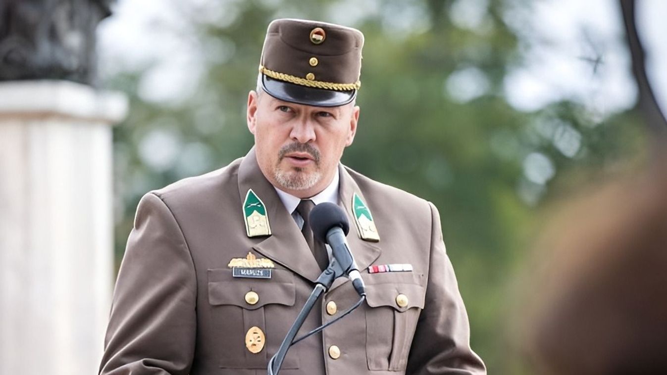 Fogukat csikorítva rohantak a tűzben